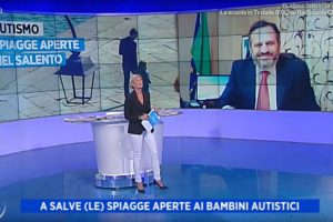 Sindaco di Salve su Rai 1 spiega aperture spiagge bambini autistici